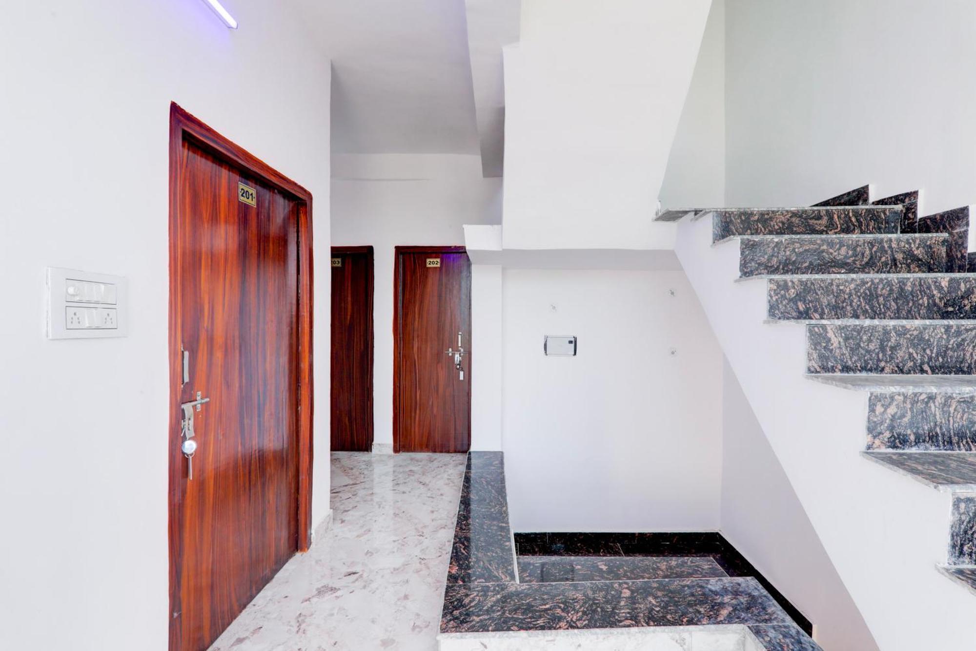 Hotel O Rn Chinhat Zewnętrze zdjęcie